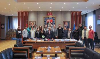 Başkan Işık, Öğrencilere Tecrübelerini Ve Tavsiyelerini Aktardı
