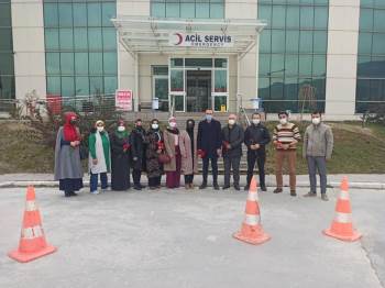 Başkan Kulat’Tan Hastane Personeline Kutlama
