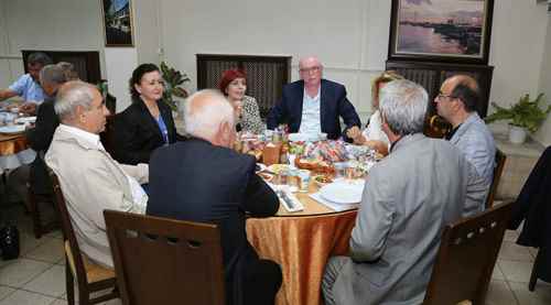 Başkan Kurt muhtarlarla iftar yaptı