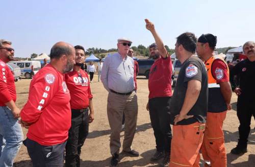 Başkan Kurt Seyitgazi'de: “Yangının sorumlusu sadece doğa değil"