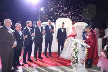 Başkan Muharrem Akçadurak Oğlunun Nikâhını Kıydı
