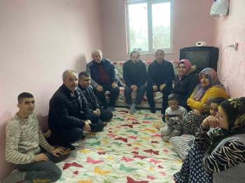 Başkan Şahin, Afetzede Ailelerle Bir Araya Geldi
