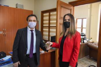 Başkan Şahin, Çalışan Kadınların 8 Mart Dünya Kadınlar Günü’Nü Kutladı
