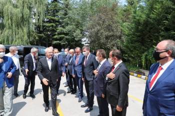 Başkan Şahin, Chp İl Belediye Başkanları Toplantısına Katıldı
