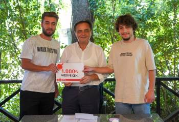 Başkan Şahin, Dereceye Giren Takımları Ödüllendirdi
