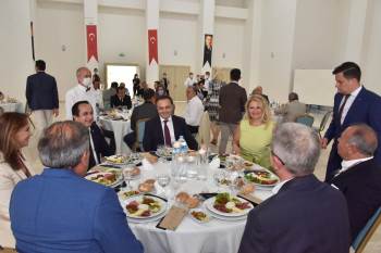 Başkan Şahin, Sanayici Ve İş İnsanlarıyla Bir Araya Geldi
