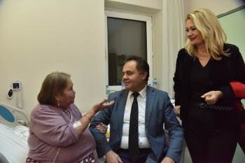 Başkan Şahin’Den Hastalara Ziyaret
