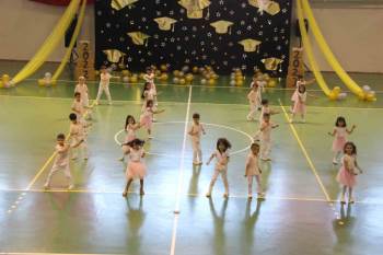 Başkan Şahin Öğrencileri Mezuniyet Töreninde Yalnız Bırakmadı
