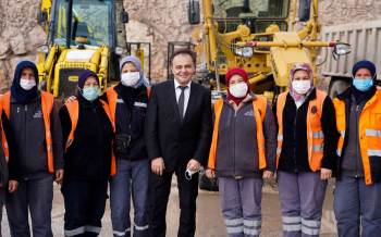 Başkan Semih Şahin’Den Karla Mücadele Ekiplerine Teşekkür
