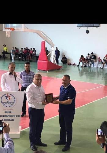 Başkan Sever’E Plaket Takdim Edildi
