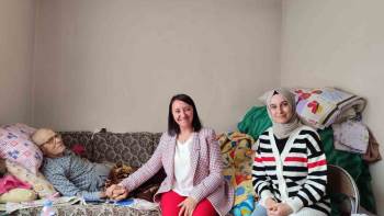 Başkan Tekin, Hasta Ve Yaşlı Vatandaşları Yalnız Bırakmıyor
