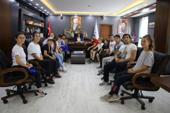 Başkan Tekin Kickboks Sporcularını Ağırladı
