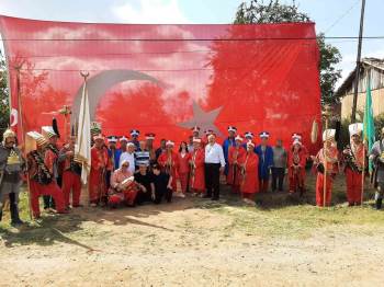 Başkan Tekin Şenlikte Vatandaşlarla Bir Araya Geldi
