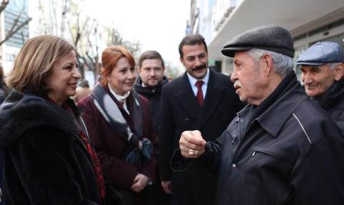 Başkan Ünlüce, esnaf ve vatandaşların taleplerini dinledi