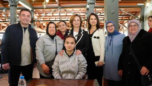 Başkan Ünlüce Sivrihisar'dan gelen kadınlarla buluştu