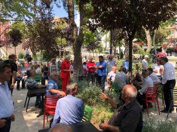 Başkan V. Subaşı Atatürk Parkı’Nda Halkla Buluştu
