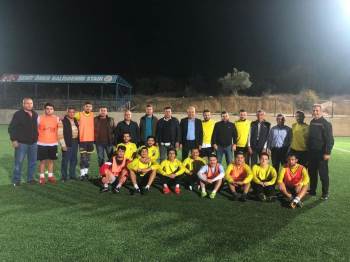 Başkan Yaman Futbolcularla Bir Araya Geldi
