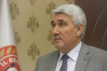 Başkan Yılmaz Hizmet Sevdasını dizelere döktü