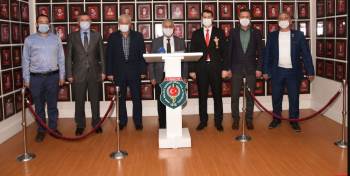 Başkan Zeybek: “Şehit Yakınları Ve Gazilerimizin Yaptıkları Her Türlü Hayırlı Hizmetin Yanındayız”
