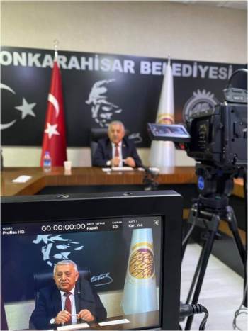 Başkan Zeybek Birinci Yılını Sosyal Medya Üzerinden Canlı Olarak Değerlendirdi
