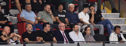Başkanlar tribünde