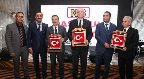 Başkanlar Vanlıları yalnız bırakmadı