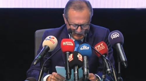 Başkanlıktan ve AK Parti'den ağlayarak istifa etti