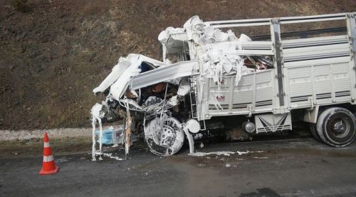 Başkent'te korkunç kaza: 4 ölü 1 yaralı