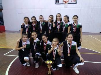 Basketbol Takımı Şampiyon Oldu

