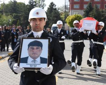Başkomiser Oğuz Kaya son yolculuğuna uğurlandı