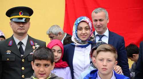 BAŞÖRTÜLÜ KAYMAKAMIN TAYİNİ ÇIKTI