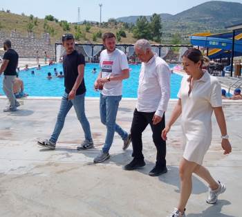 Bayırköy’De Çocuklara Ücretsiz Yüzme Kursu

