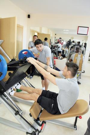 Yine salonda çalıştılar