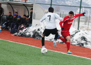 Zirveyi kimseye bırakmıyor