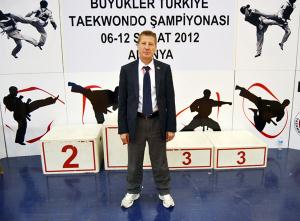 Tahta, Uluslar arası hakem 