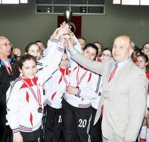 Şampiyon Melahat Ünügür