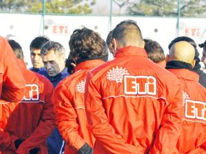 Yanal, dersini çalışıyor