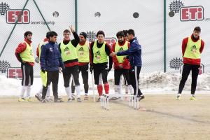 Şimşekler galibiyete şartlandı