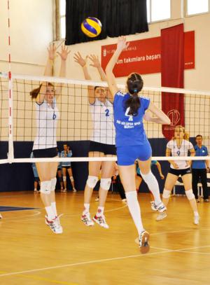 Sultanlar esmeye devam ediyor