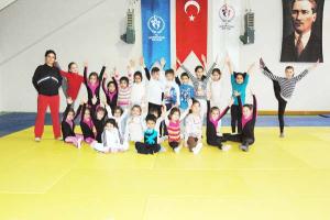 Bu çocuklar lastik gibi