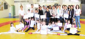 Lastik çocuklar belgelerini aldı