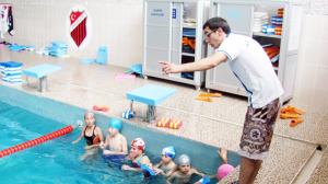 Kulaçlar neşeyle atılıyor