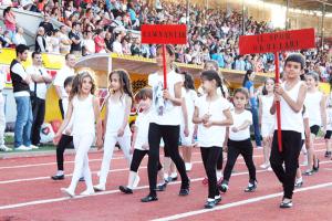 Yaz okulunda görkemli açılış