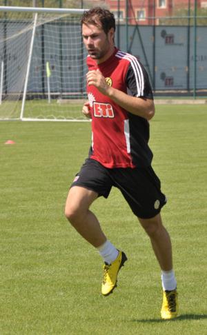 GÖZ' ünü Es Es'e dikti