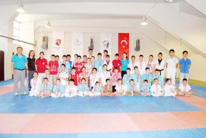 Teknik yarışmada ter döktüler