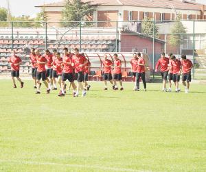 Hedef, Gençler'i eli boş göndermek