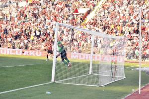 Nuhiu formayı özlemiş