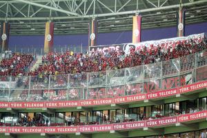 TT Arena'yı inlettiler