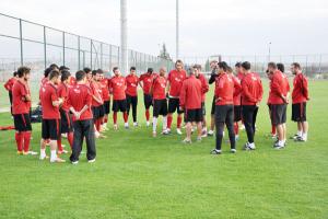 Şimşekler yarın top başı yapacak