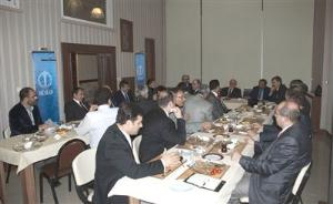 İş adamları kahvaltıda buluştu